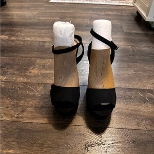 Aldo Gracious Strappy‎ Heeled Platform Leather Sandal SZ 8 Black
